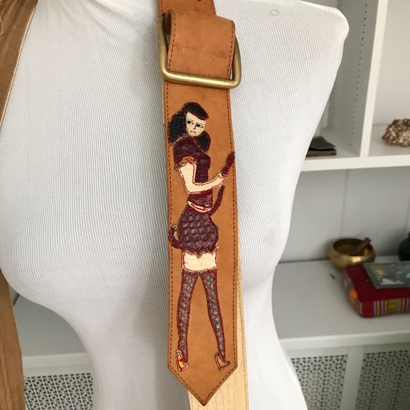 Chick on a Mission! Handmade Dutch Purse - Picture 3 of 8